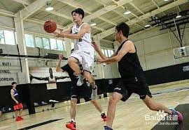 为什么“看路”会让人越来越自信？（“看路”如何让人越走越自信？）