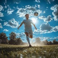 基米希本赛季欧冠100次参与形成射门的进攻，领